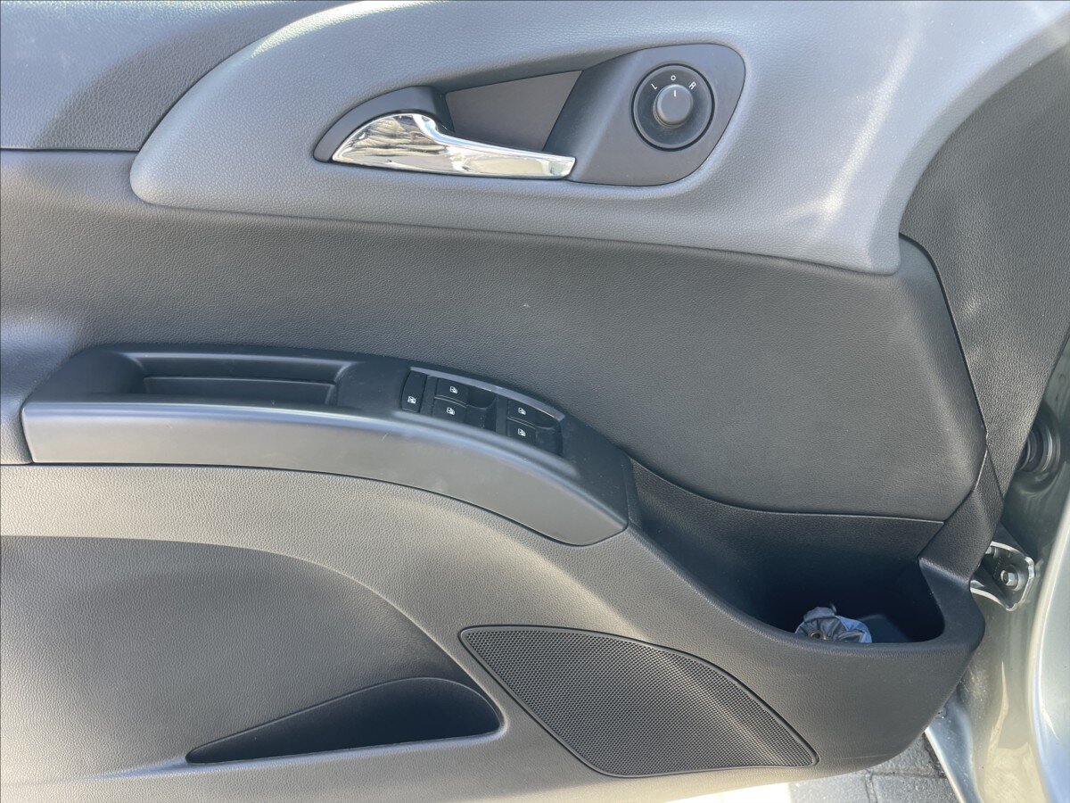 Opel Meriva MPV 1,4 l 88 kw