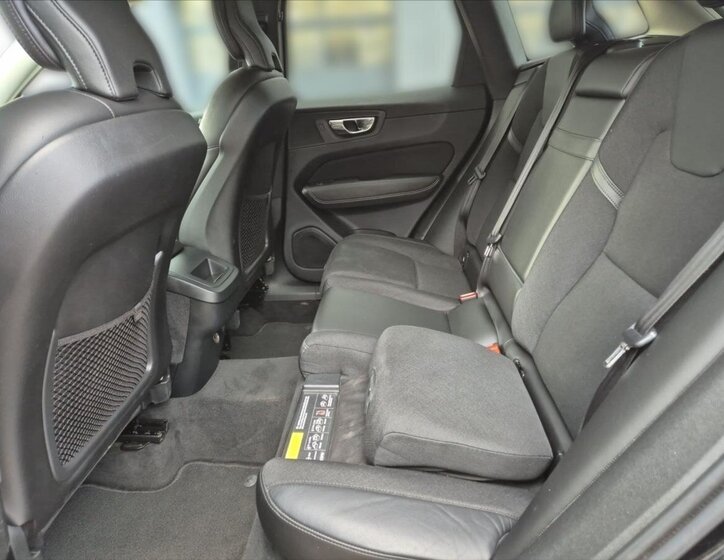 Volvo XC60 SUV / Terénní 2,0 l 110 kw