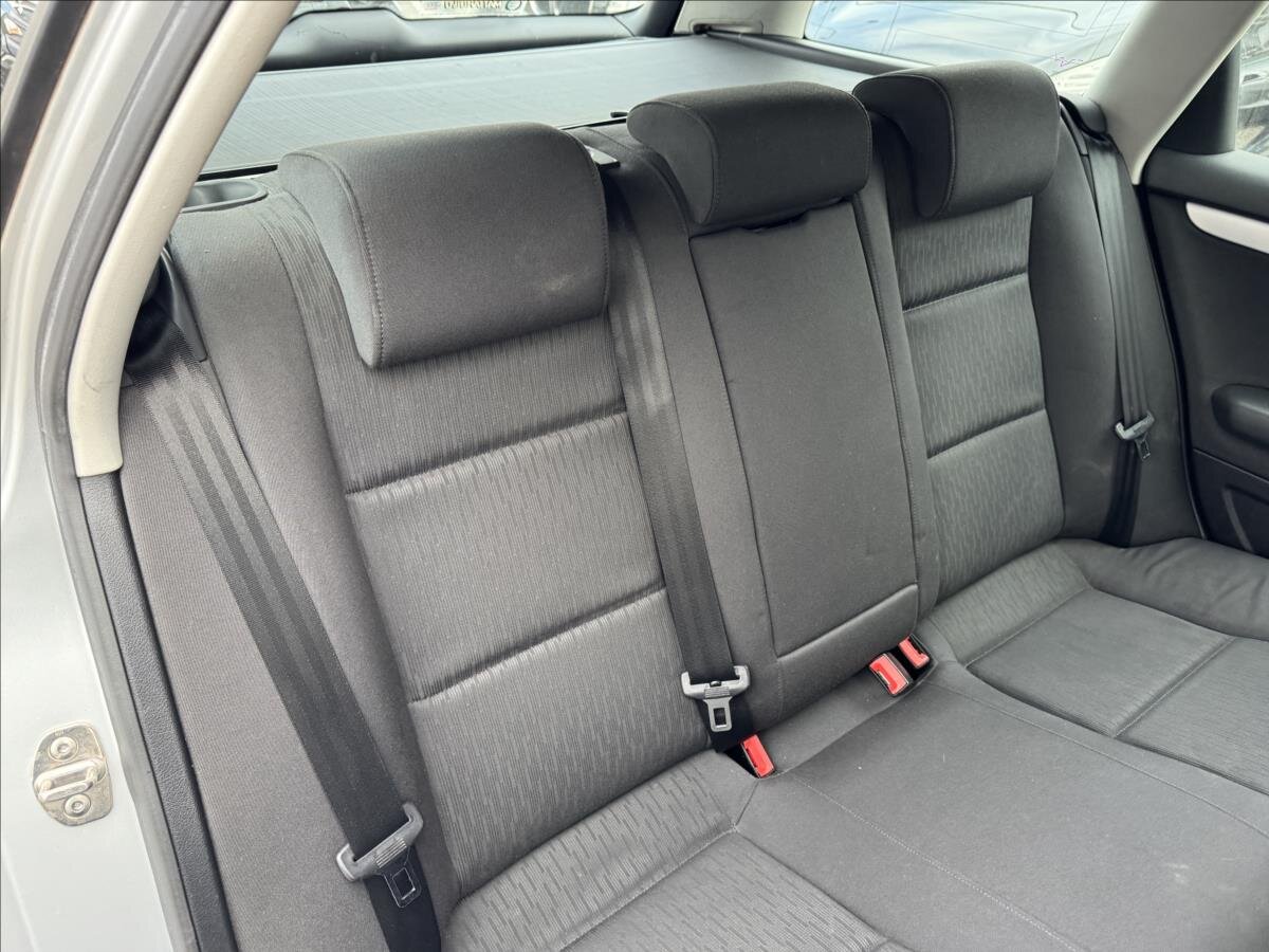 Audi A4 Kombi 2,0 l 103 kw