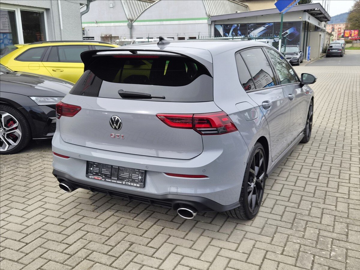 Volkswagen Golf Hatchback 2,0 l 221 kw