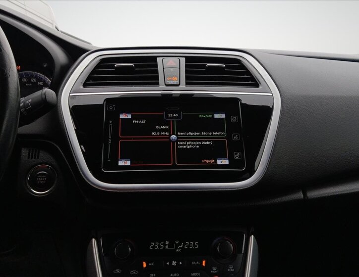 Suzuki SX4 S-Cross 13