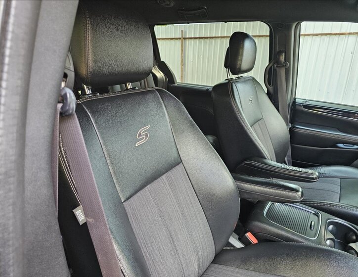 Lancia Voyager MPV 2,8 l 130 kw