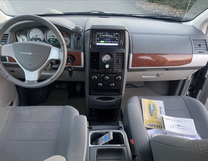 Chrysler Town & Country MPV 3,8 l 142 kw