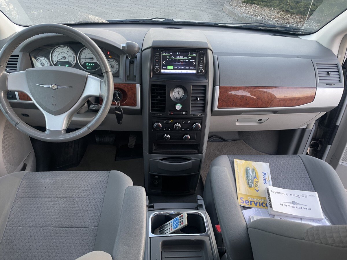 Chrysler Town & Country MPV 3,8 l 142 kw