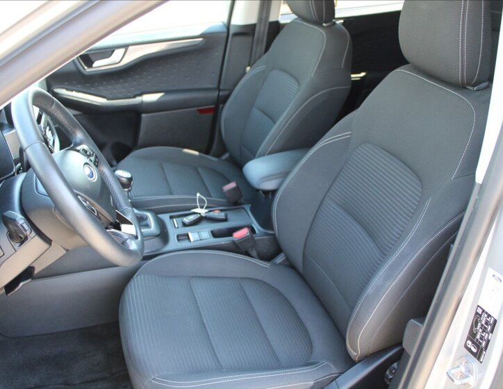 Ford Kuga SUV / Terénní 1,5 l 110 kw