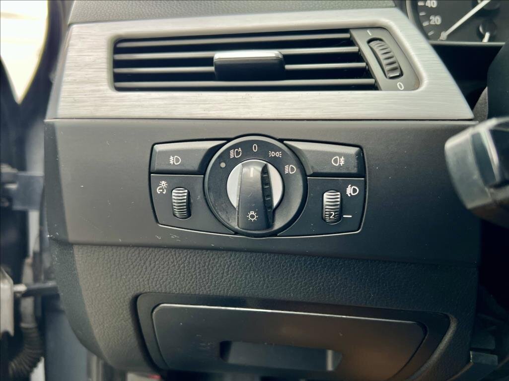 BMW Řada 5 Kombi 2,0 l 120 kw