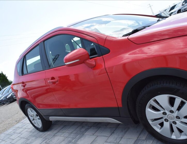 Suzuki SX4 S-Cross Hatchback 1,6 l 88 kw