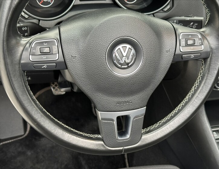 Volkswagen Golf 34
