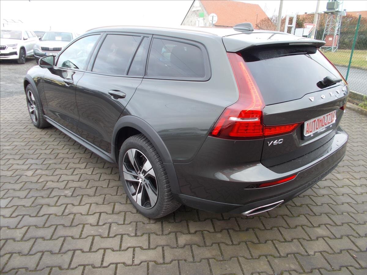 Volvo V60 Kombi 2,0 l 145 kw