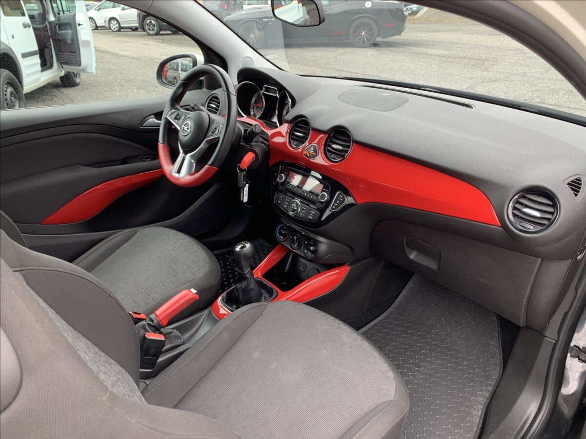 Opel Adam Hatchback 1,4 l 64 kw