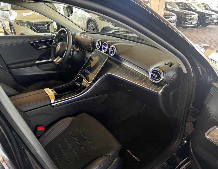 Mercedes-Benz Třídy C Sedan 2,0 l 147 kw