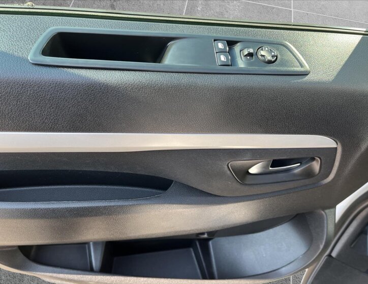 Opel Vivaro Ostatní 2,0 l 106 kw