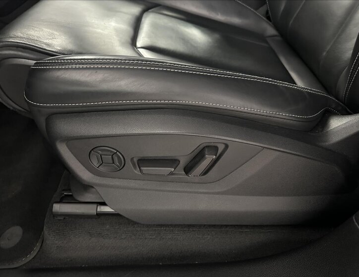 Audi SQ8 SUV 4,0 l 373 kw