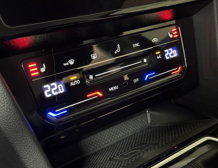 Volkswagen Passat Kombi 1,4 l 160 kw