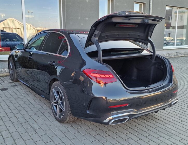 Mercedes-Benz Třídy C Sedan / Limuzína 2,0 l 147 kw