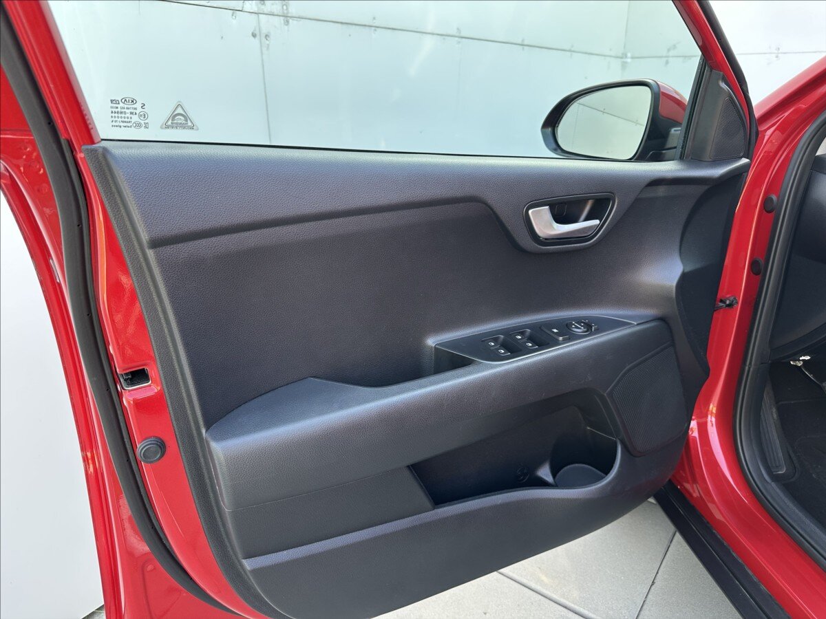 KIA Stonic SUV / Terénní 1,6 l 81 kw