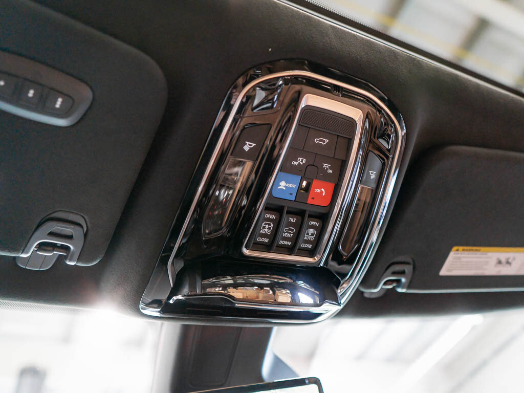 Jeep Grand Wagoneer SUV 6,4 l 351 kw