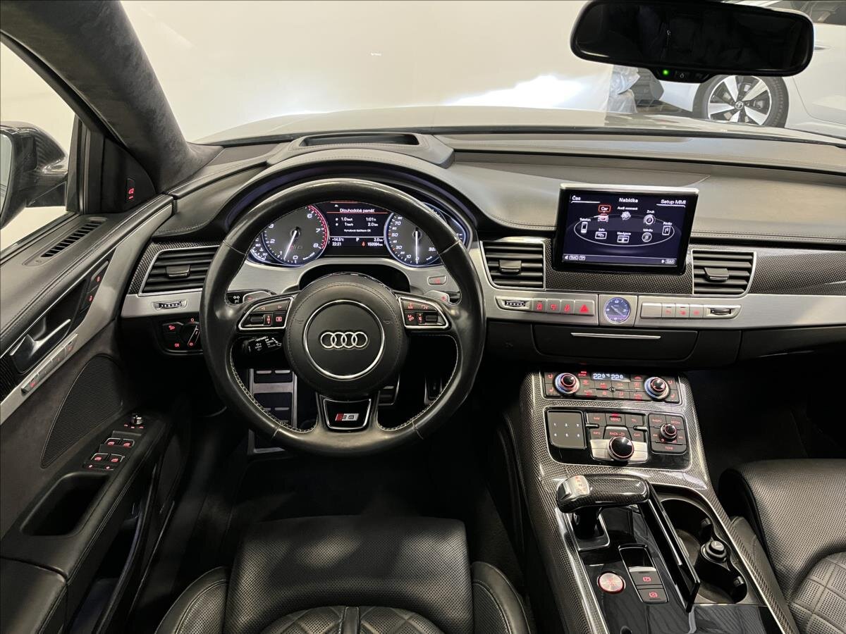 Audi S8 Sedan 4,0 l 445 kw