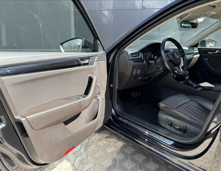 Škoda Superb Liftback 2,0 l 200 kw