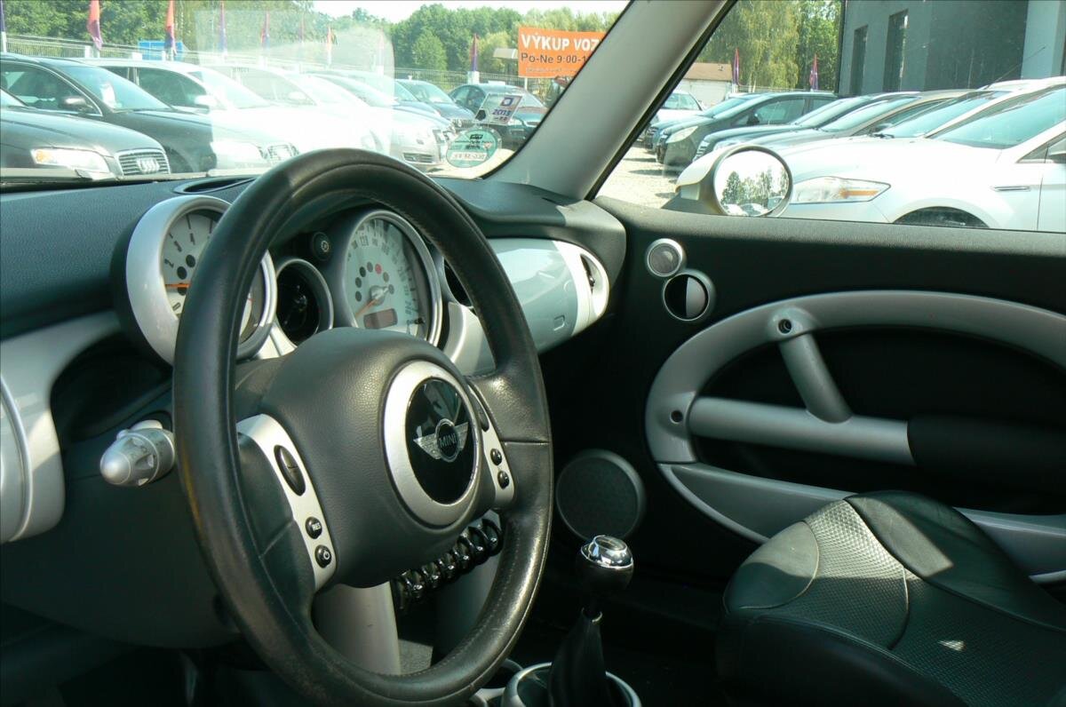 Mini Cooper Hatchback 1,6 l 85 kw