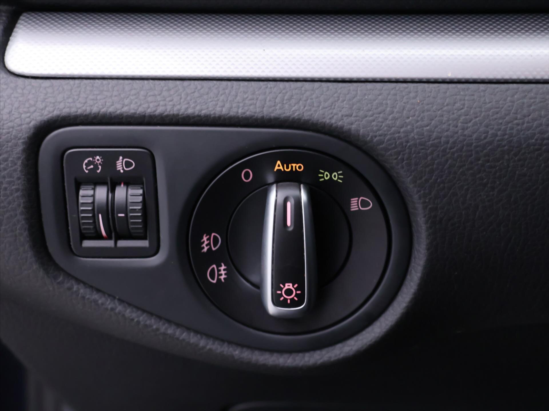 Volkswagen Sharan MPV 2,0 l 103 kw