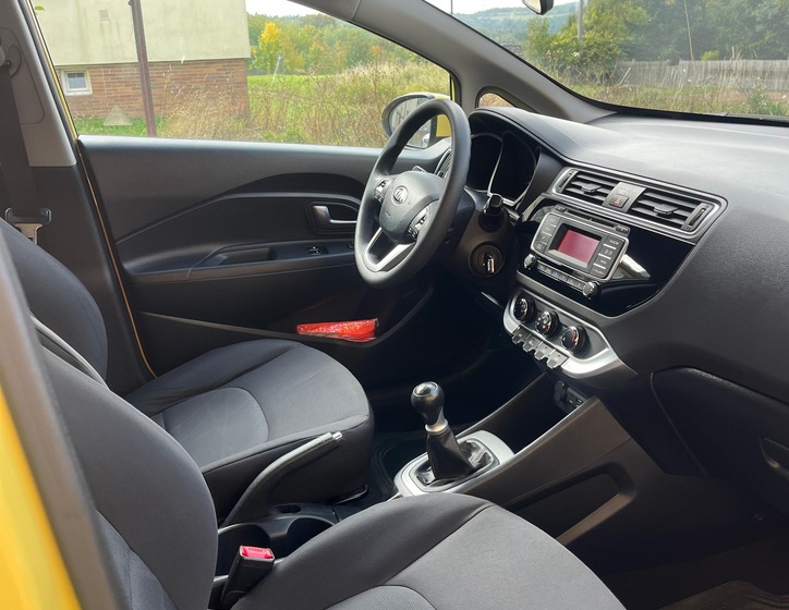 KIA Rio 8
