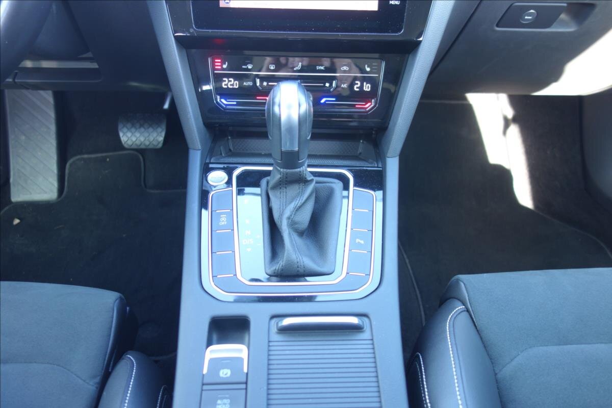 Volkswagen Passat Sedan / Limuzína 2,0 l 110 kw