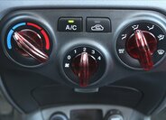 KIA Rio Sedan / Limuzína 1,4 l 71 kw