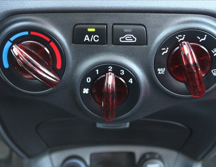 KIA Rio Sedan / Limuzína 1,4 l 71 kw