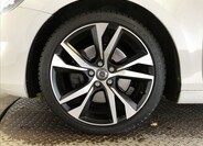 Volvo V40 28