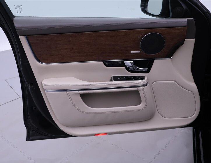 Jaguar XJ Sedan 3,0 l 202 kw