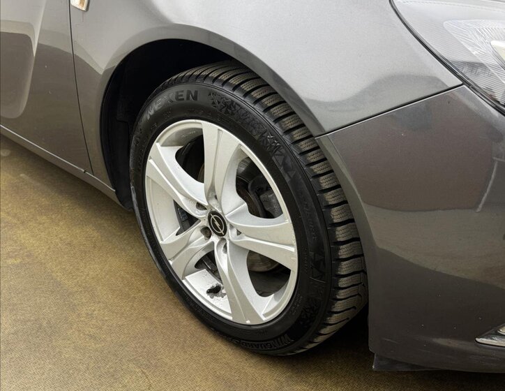 Opel Insignia Sedan / Limuzína 2,0 l 118 kw