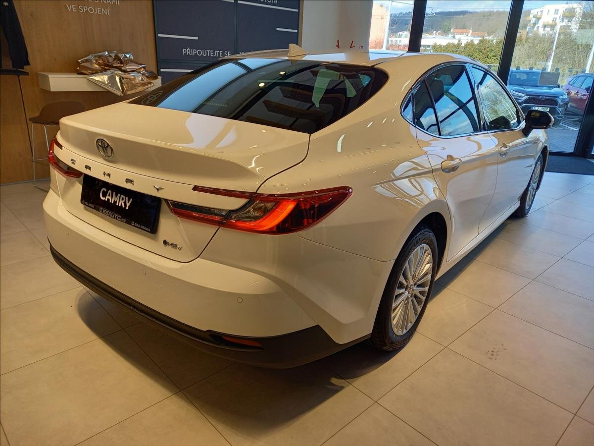 Toyota Camry Sedan 2,5 l 169 kw