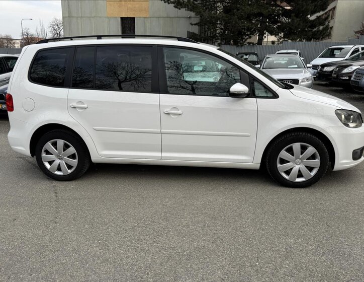 Volkswagen Touran MPV 1,6 l 77 kw