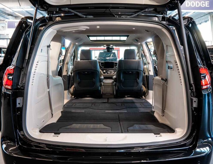 Chrysler Pacifica MPV 3,6 l 221 kw