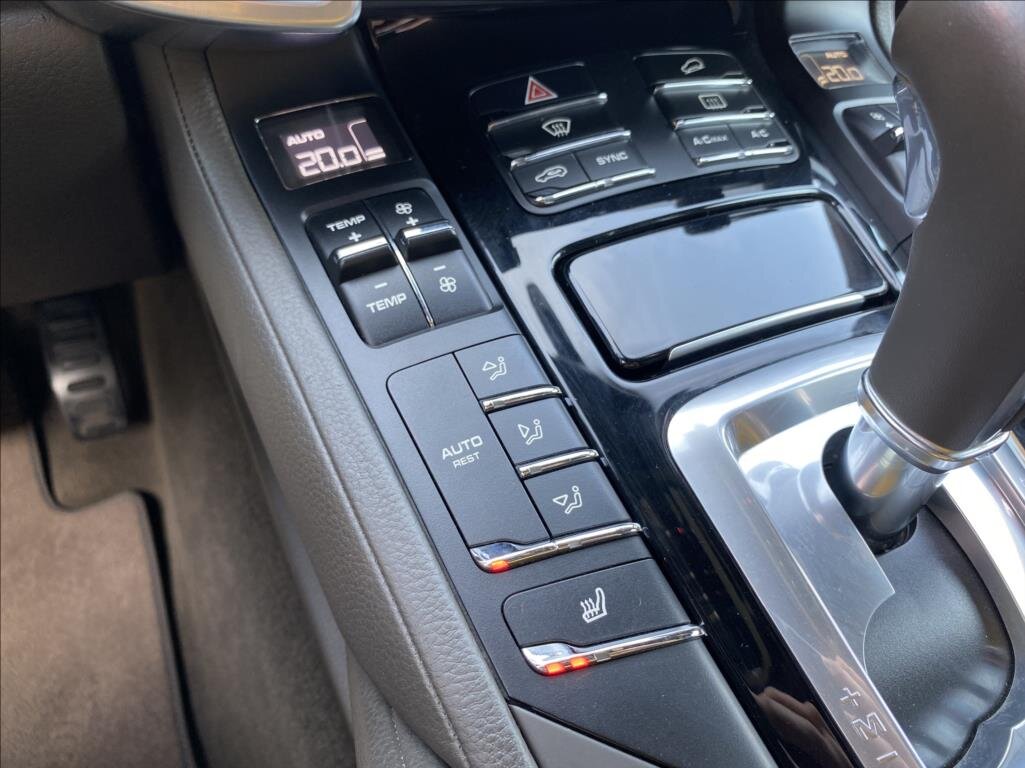 Porsche Cayenne SUV / Terénní 3,0 l 184 kw