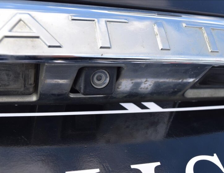 Renault Latitude Sedan / Limuzína 2,0 l 110 kw