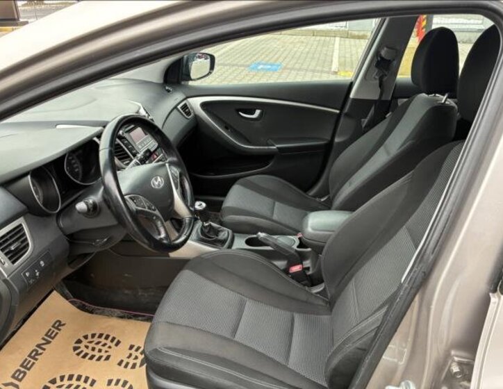 Hyundai i30 Kombi 1,6 l 99 kw