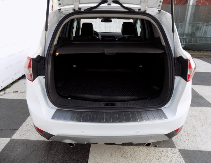 Ford Kuga SUV / Terénní 2,0 l 120 kw