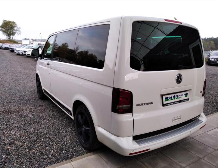 Volkswagen Multivan 5