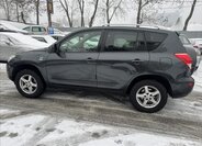 Toyota RAV4 SUV 2,2 l 100 kw