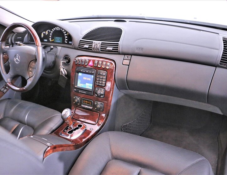 Mercedes-Benz CL Kupé 5,4 l 265 kw