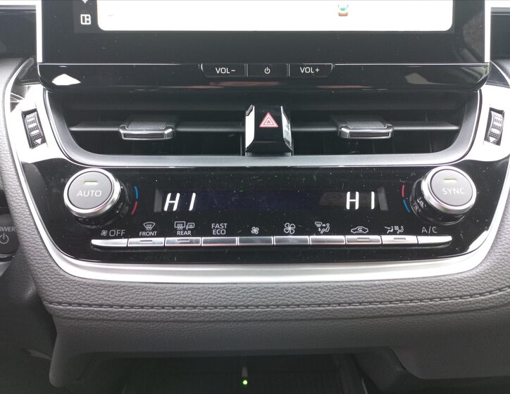 Toyota Corolla Cross CUV / Crossover 1,8 l 103 kw