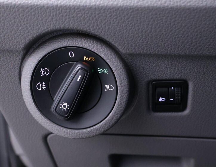 Volkswagen Transporter Skříň 2,0 l 110 kw