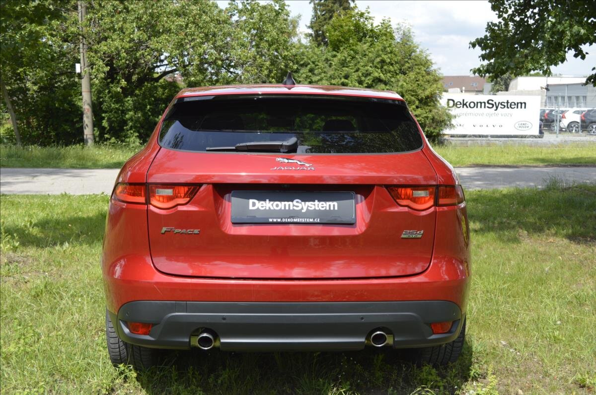 Jaguar F-Pace SUV / Terénní 2,0 l 177 kw