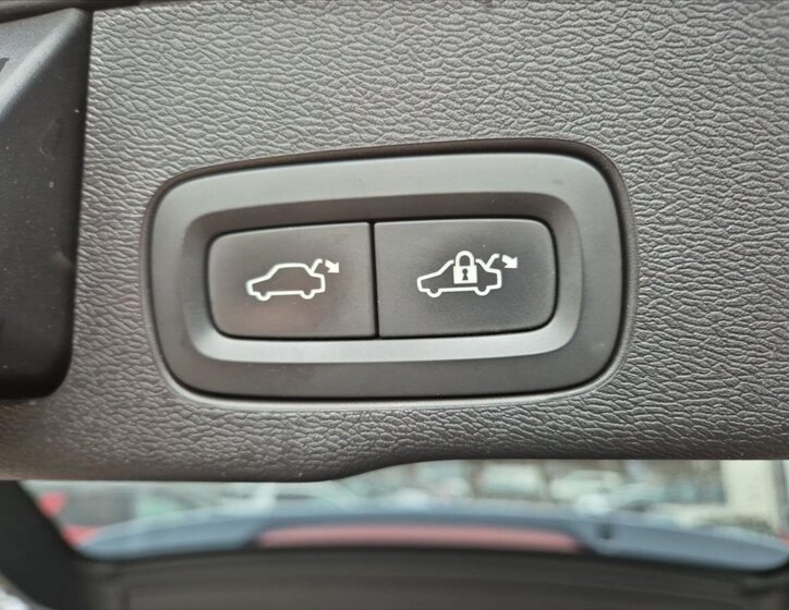 Volvo XC60 SUV / Terénní 2,0 l 177 kw