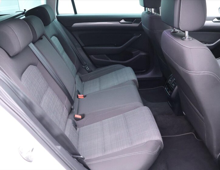 Volkswagen Passat Kombi 2,0 l 110 kw