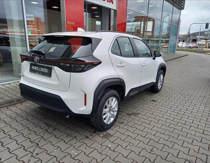 Toyota Yaris Cross 4