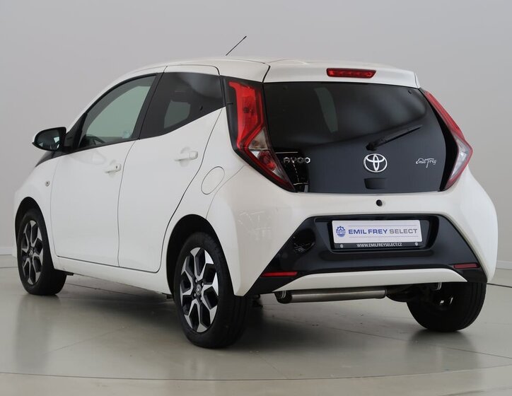 Toyota Aygo Hatchback 998,0 53 kw