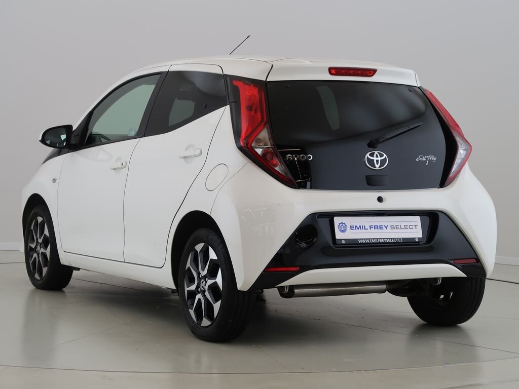 Toyota Aygo Hatchback 998,0 53 kw